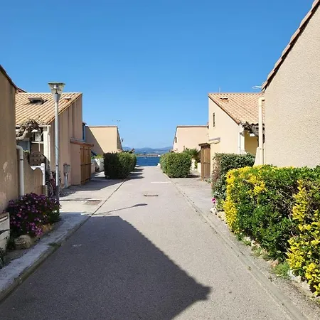 Petite Maison De Vacances Au Bord De L'Eau Leucate Exterior photo