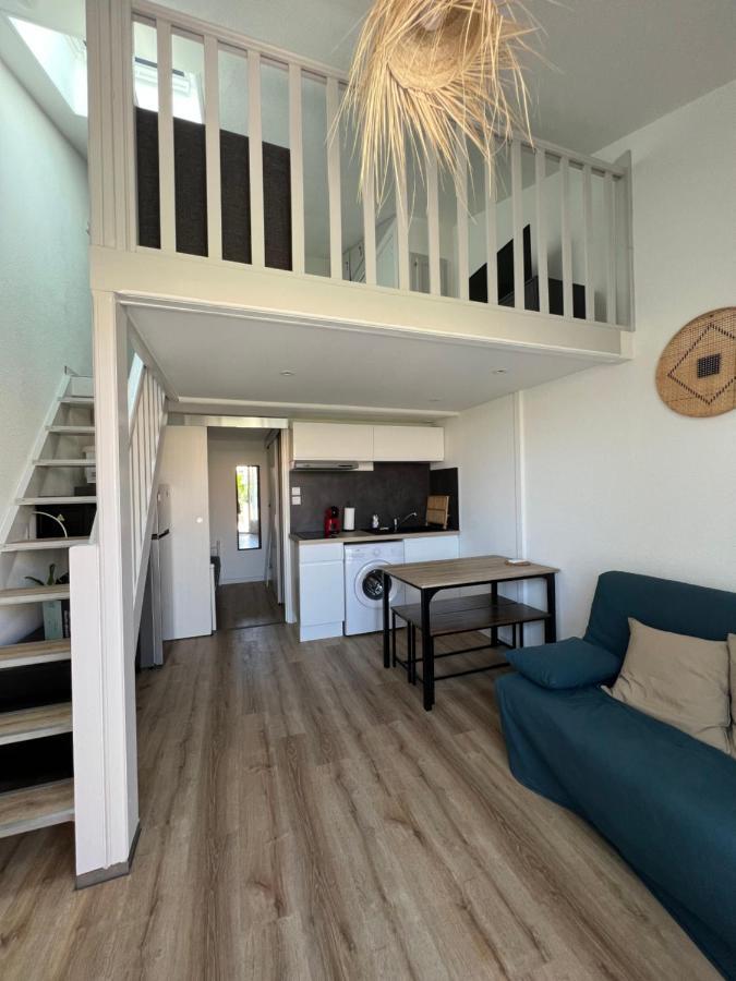 Hébergement de vacances Petite Maison De Au Bord De L'eau *